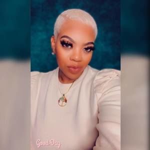 Meet your Posher, Tia